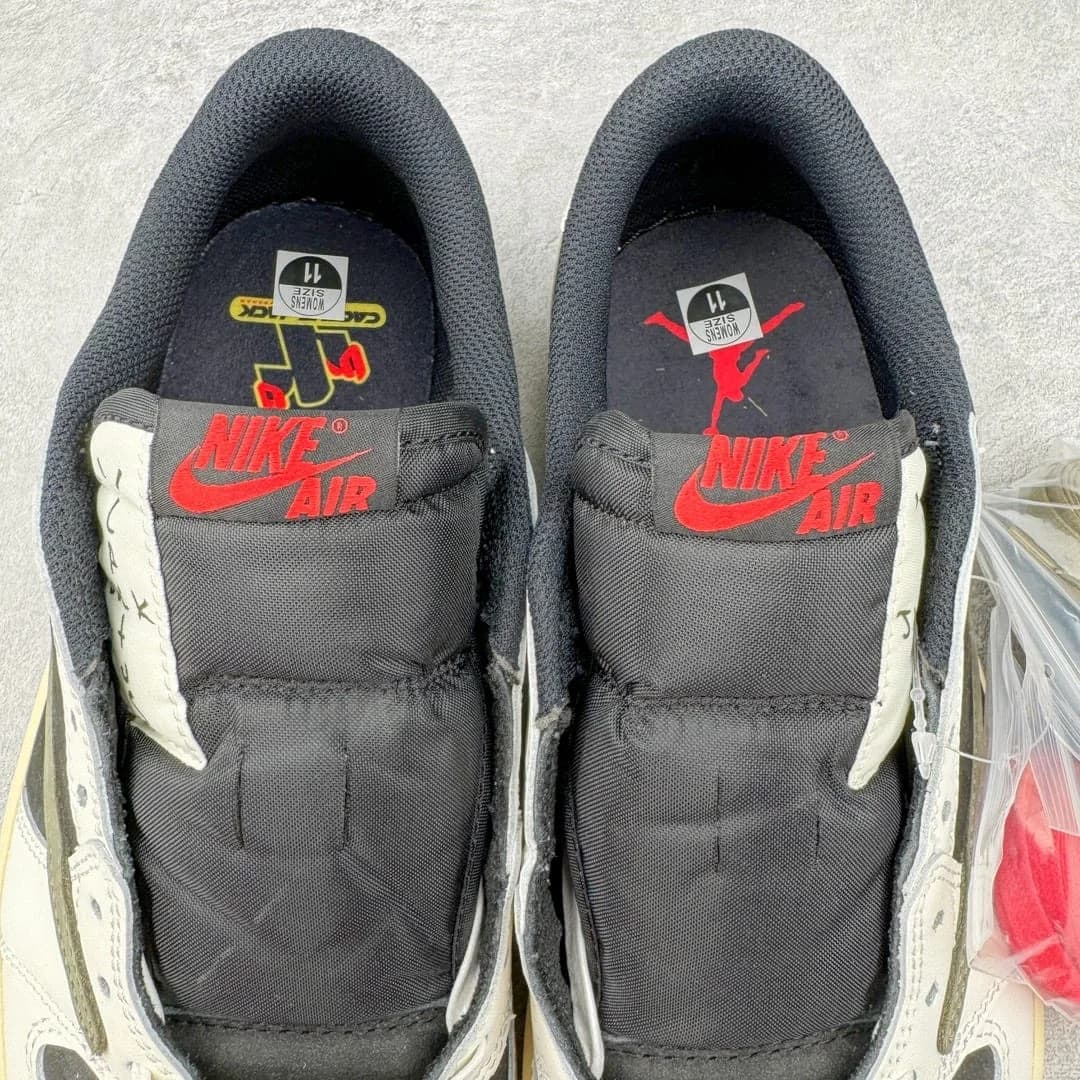 Travis Scott Air foto 7