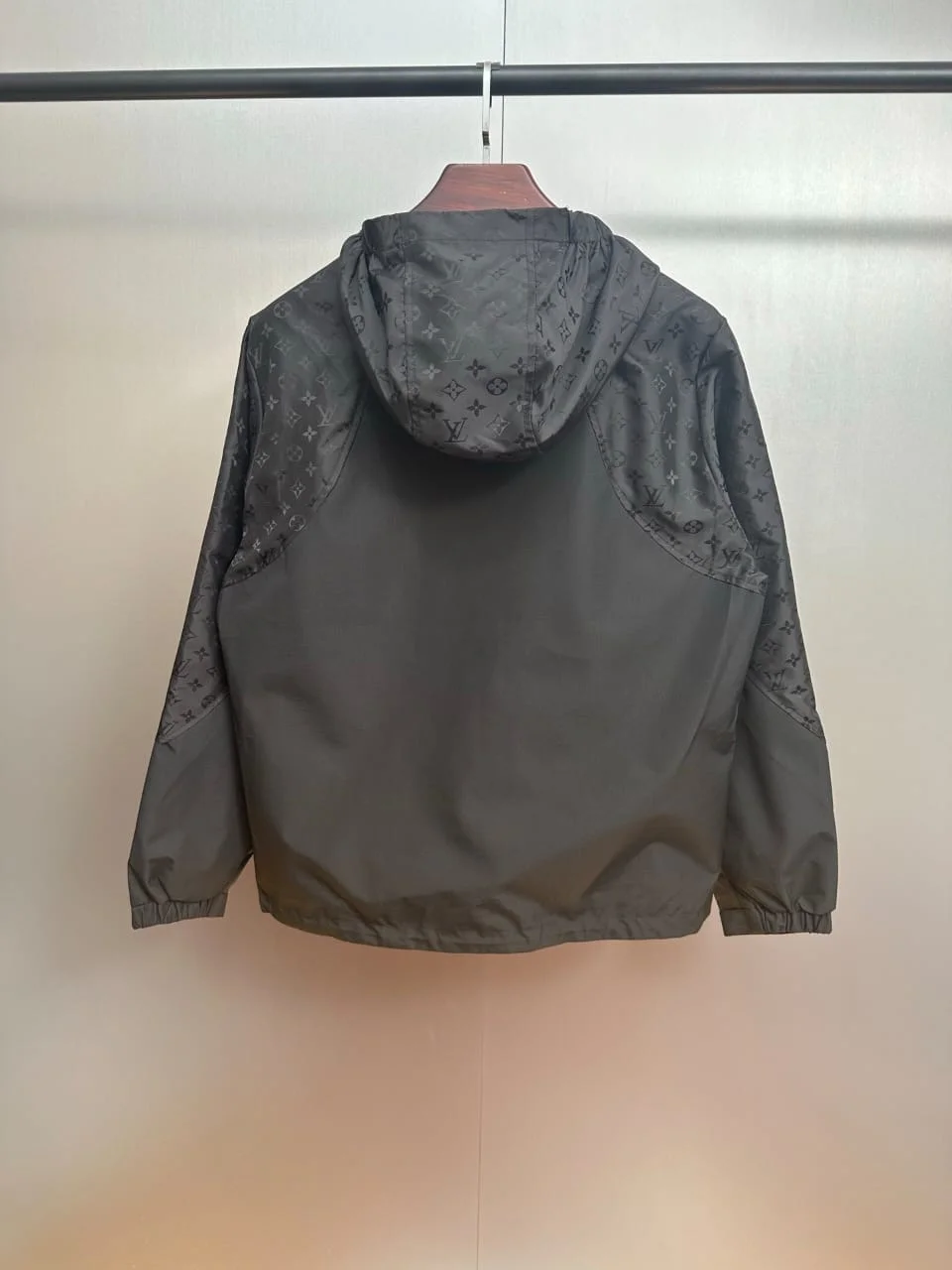 Louis Vuitton Seizoensjas foto 3
