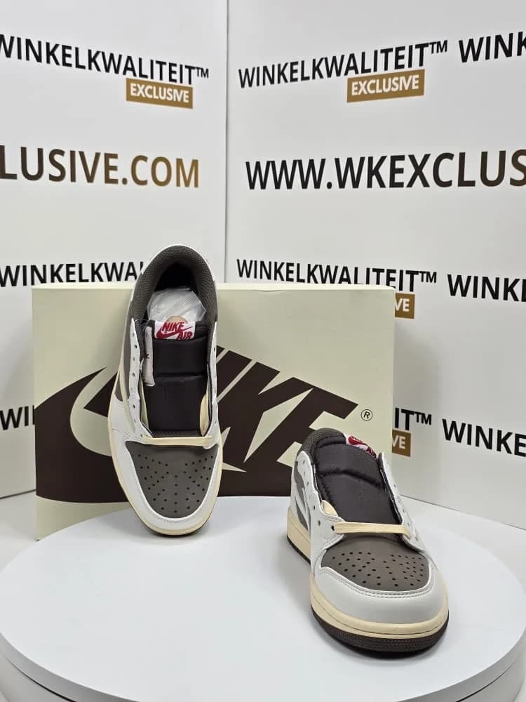 Travis Scott Air foto 4