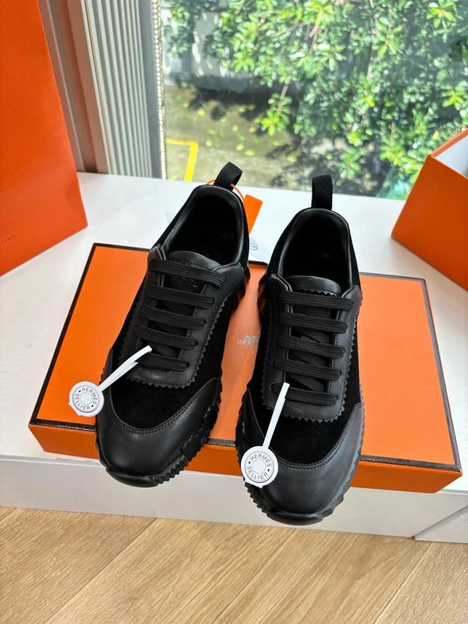 Hermes Boucing