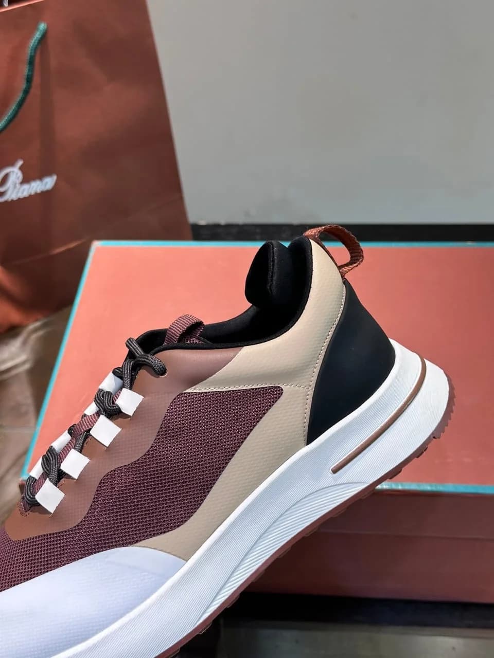 Louis Vuitton Tilted foto 5