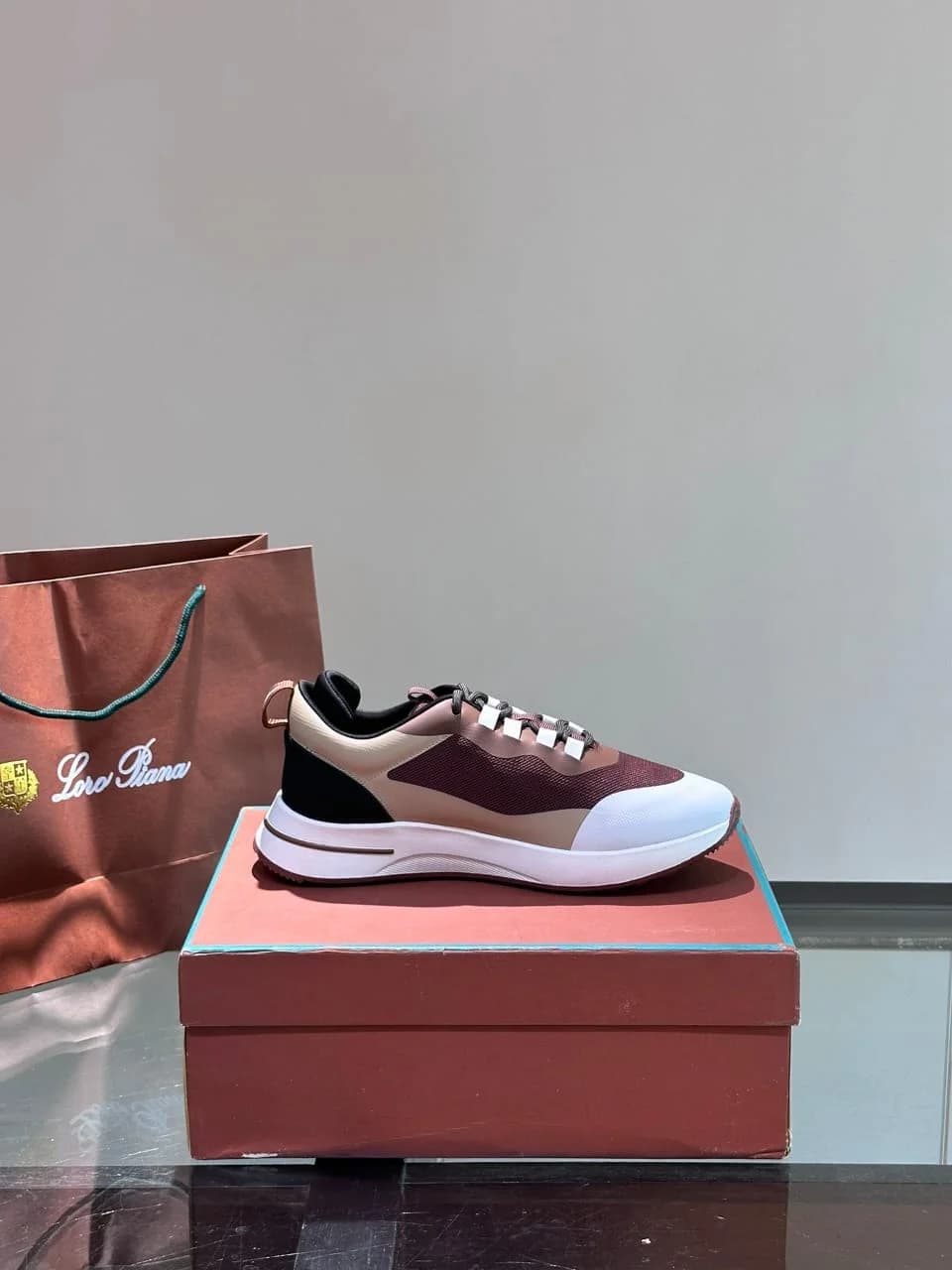 Louis Vuitton Tilted foto 6