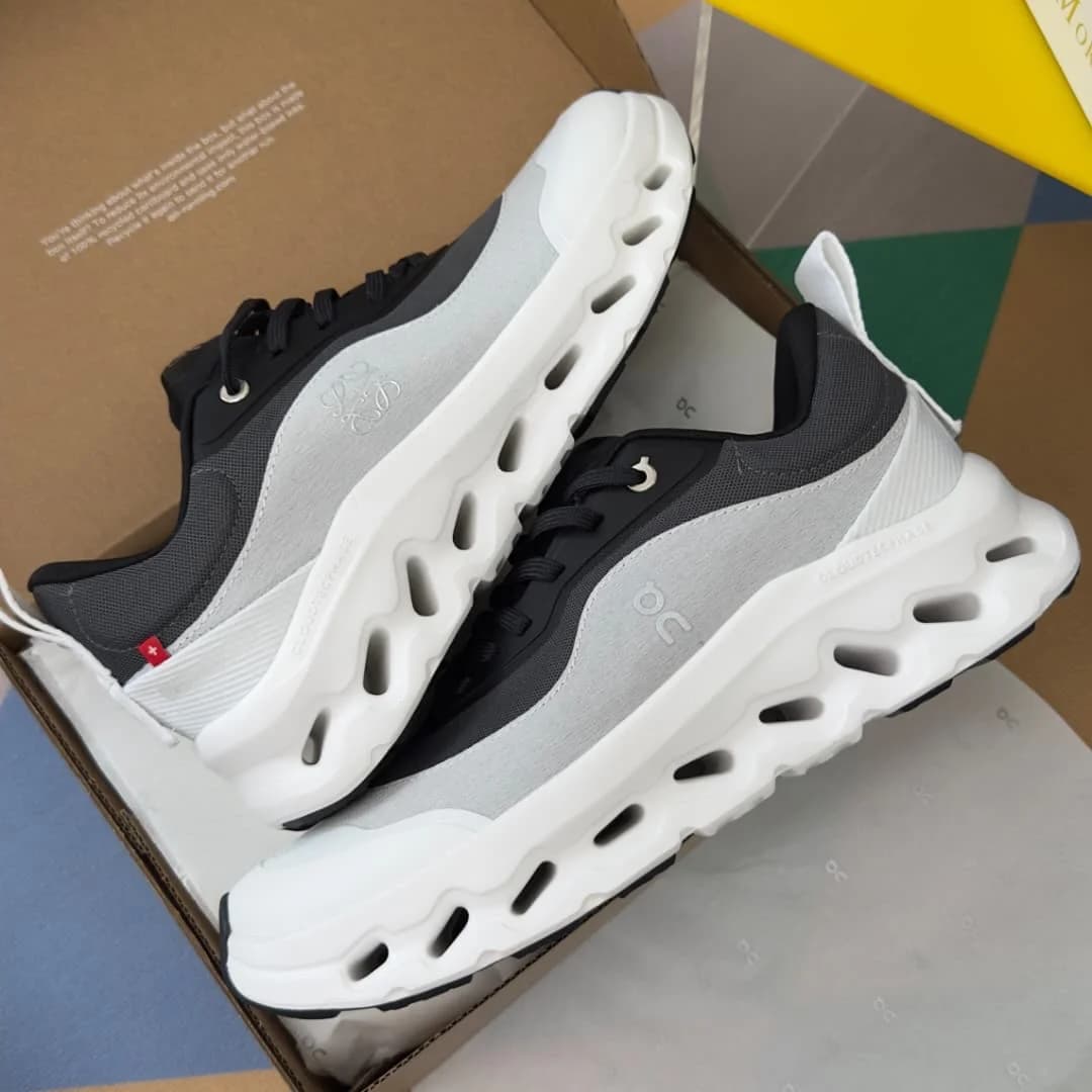 On Cloud x Loewe Sneakers foto 6