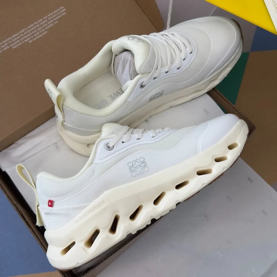 On Cloud x Loewe Sneakers foto 4