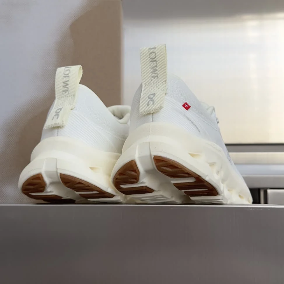 On Cloud x Loewe Sneakers foto 8