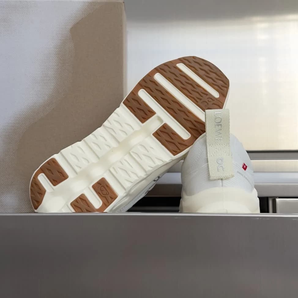 On Cloud x Loewe Sneakers foto 9