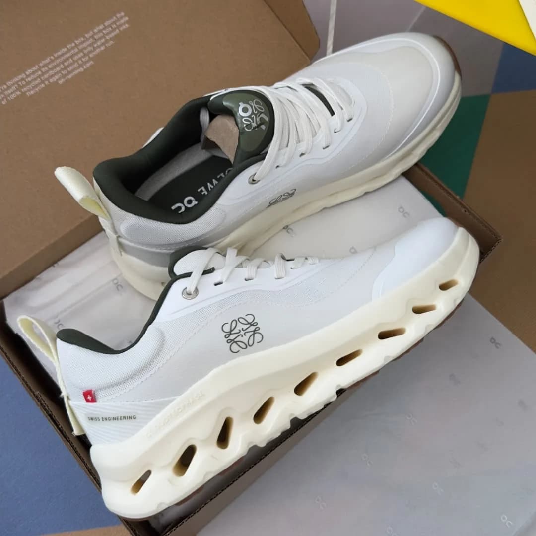On Cloud x Loewe Sneakers foto 4