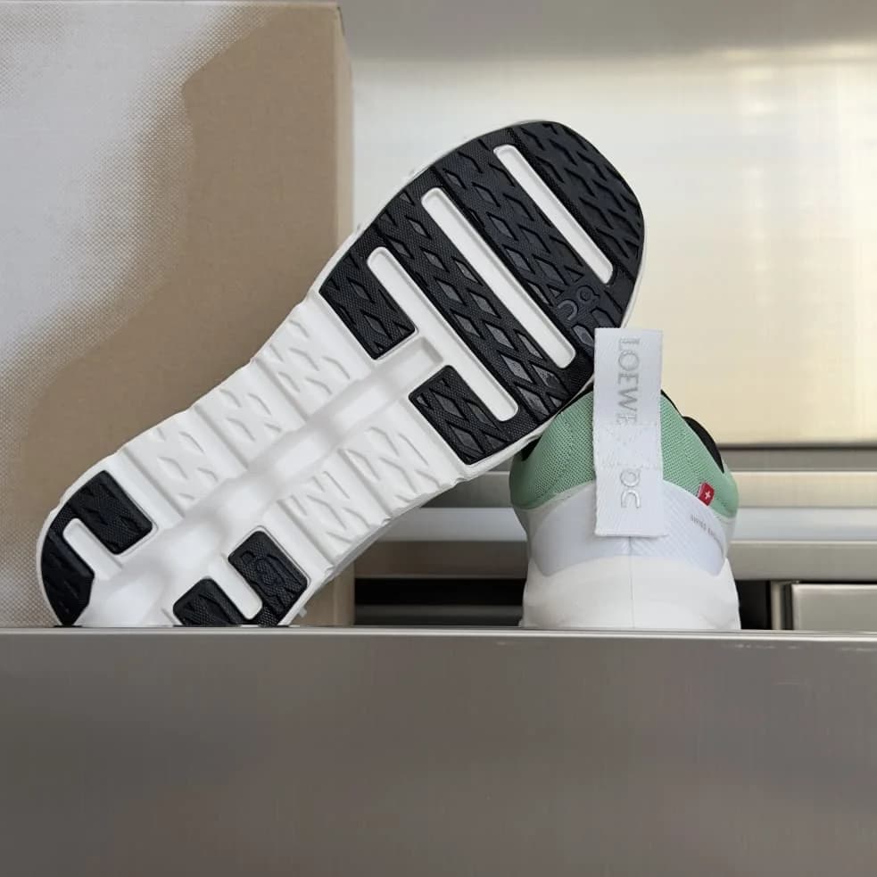 On Cloud x Loewe Sneakers foto 9