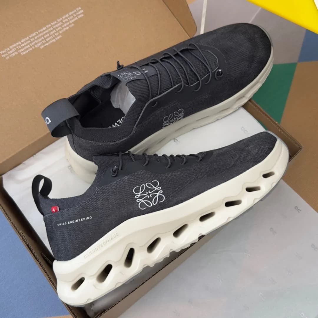 On Cloud x Loewe Sneakers foto 4