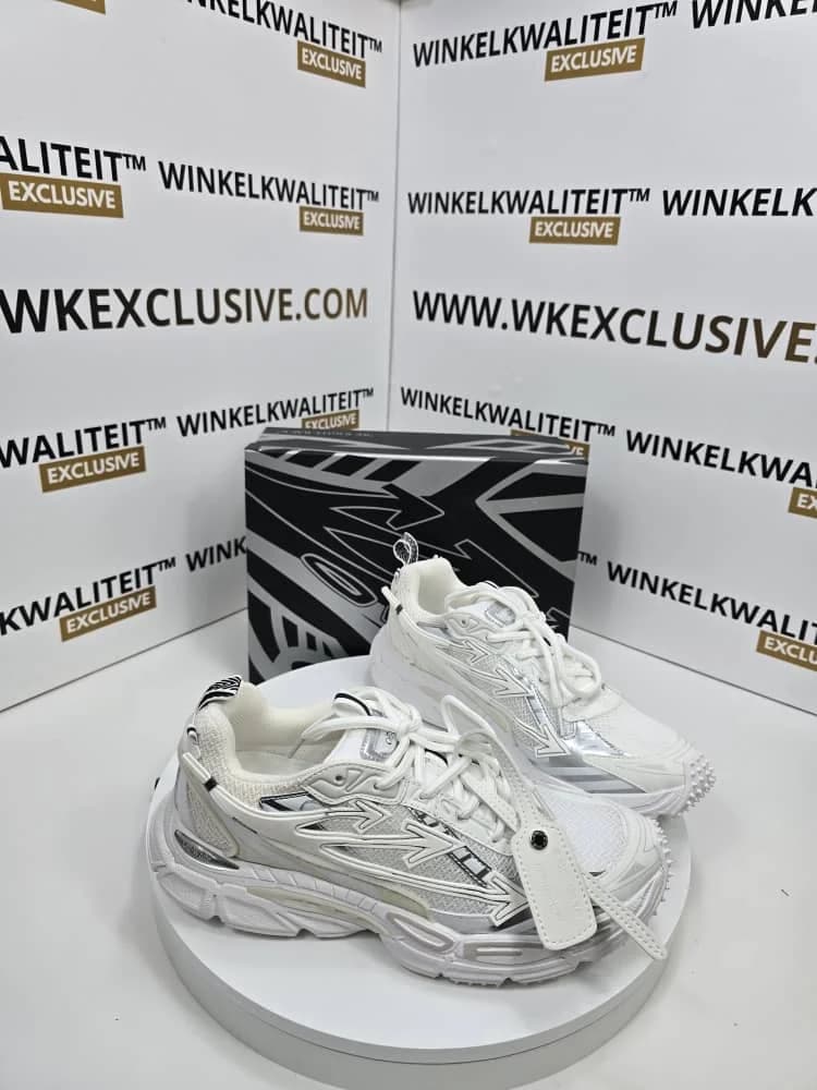 Off-White Sneakers foto 4