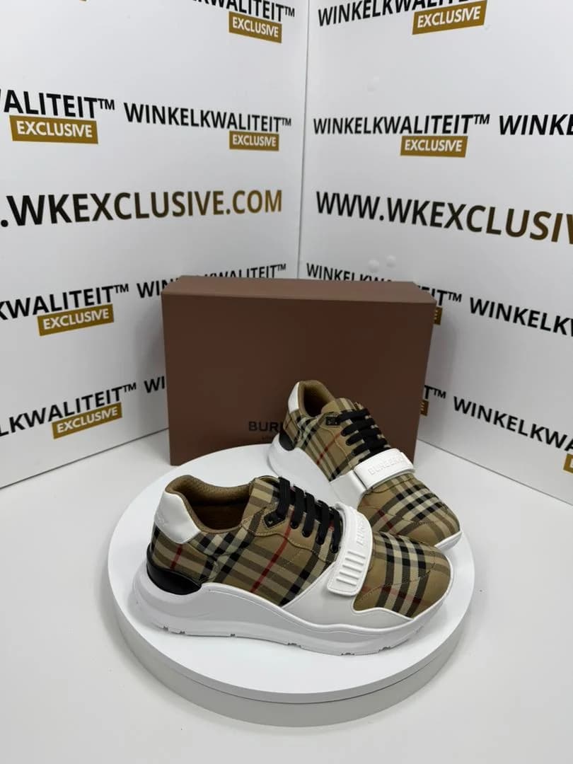 BURBERRY Sneakers White Pattern foto 4