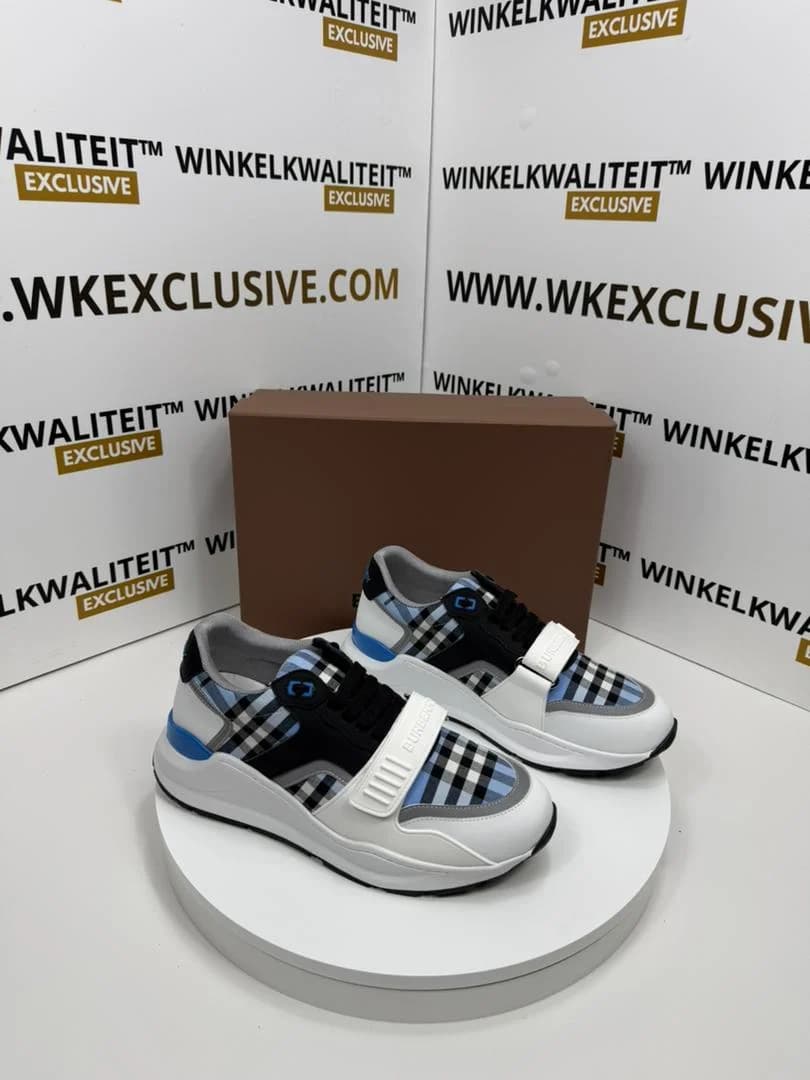 BURBERRY Sneakers Blue / White