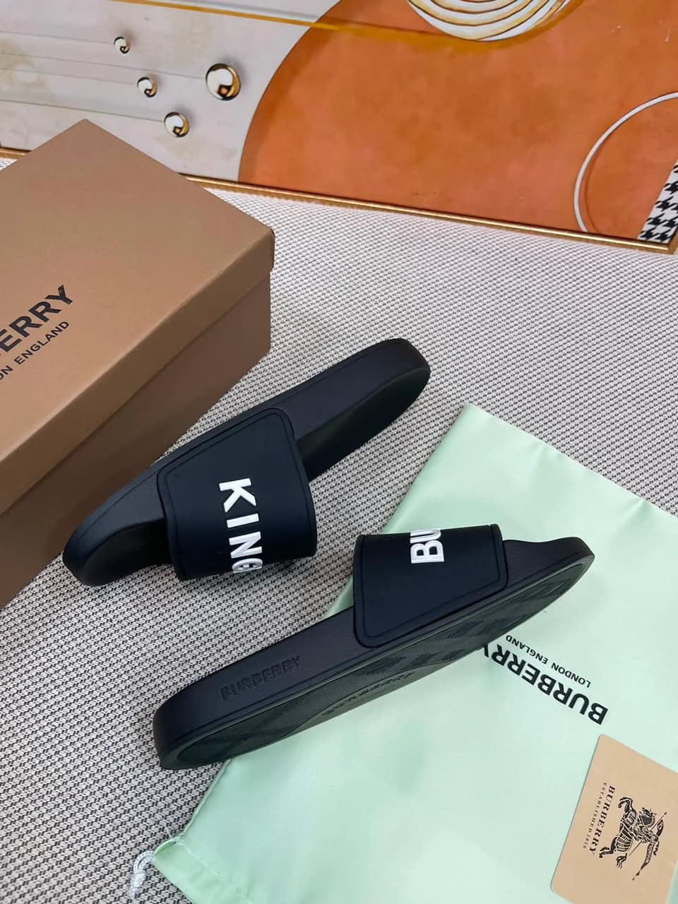 Burberry Slippers foto 3