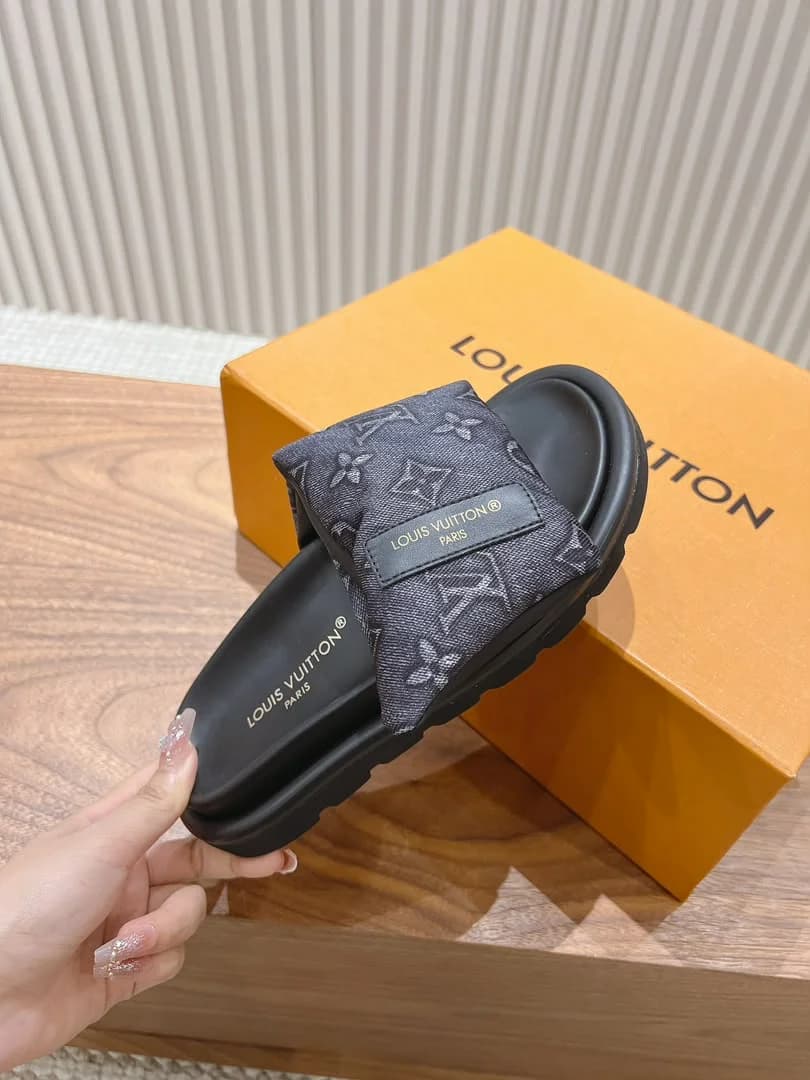 Louis Vuitton Slippers foto 3