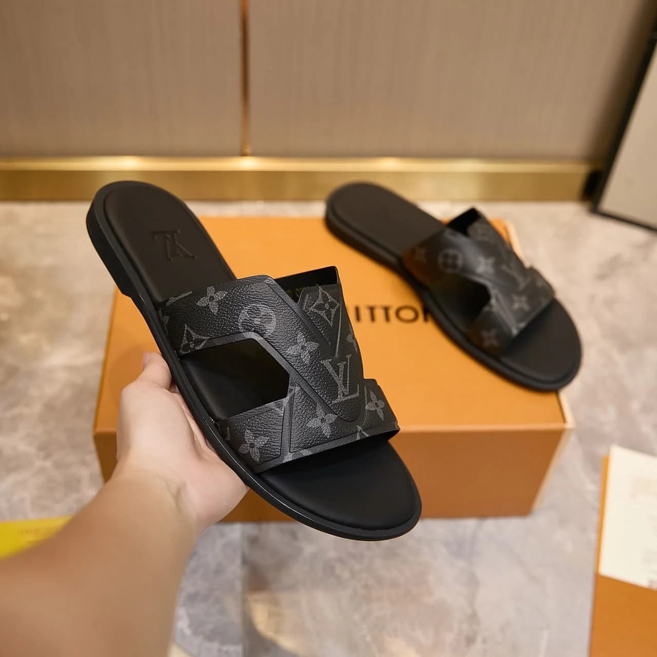 Louis Vuitton Slippers foto 5
