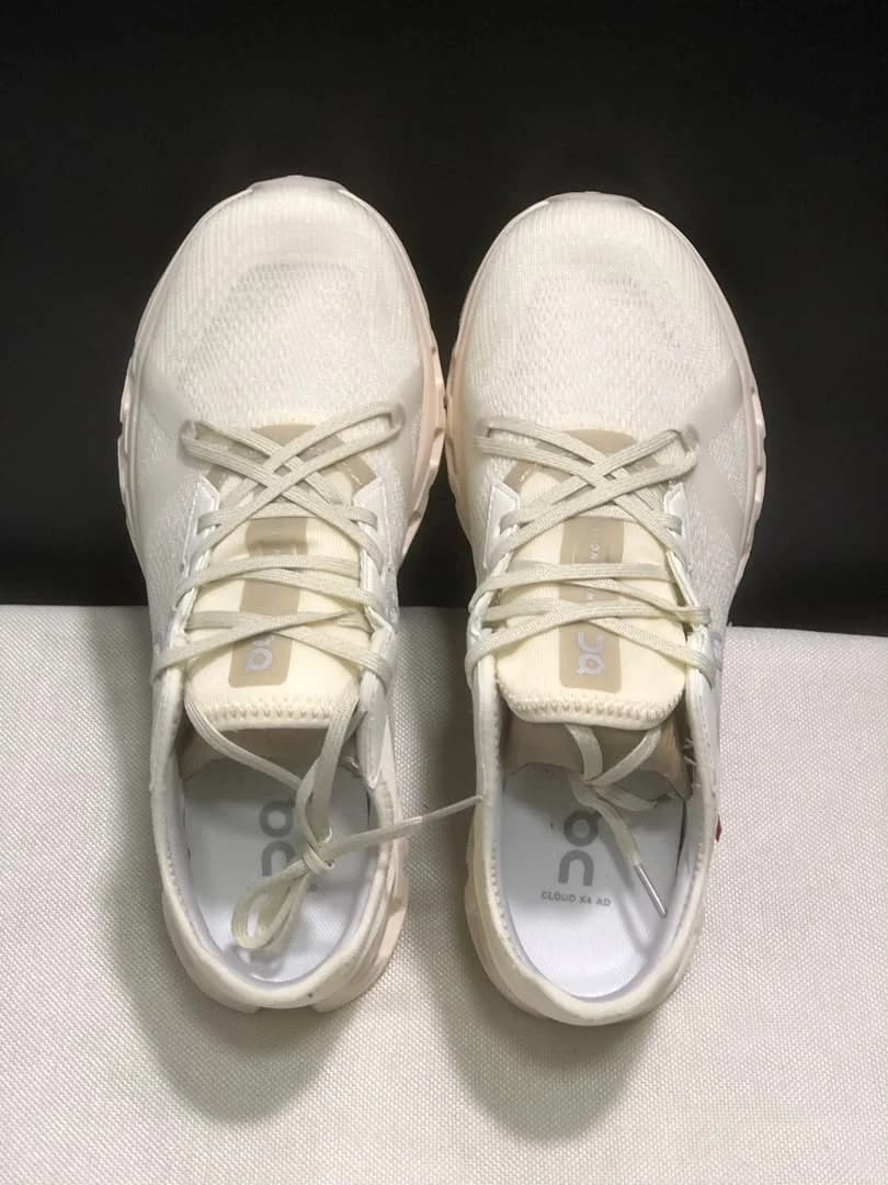 On Cloud Sneakers foto 3