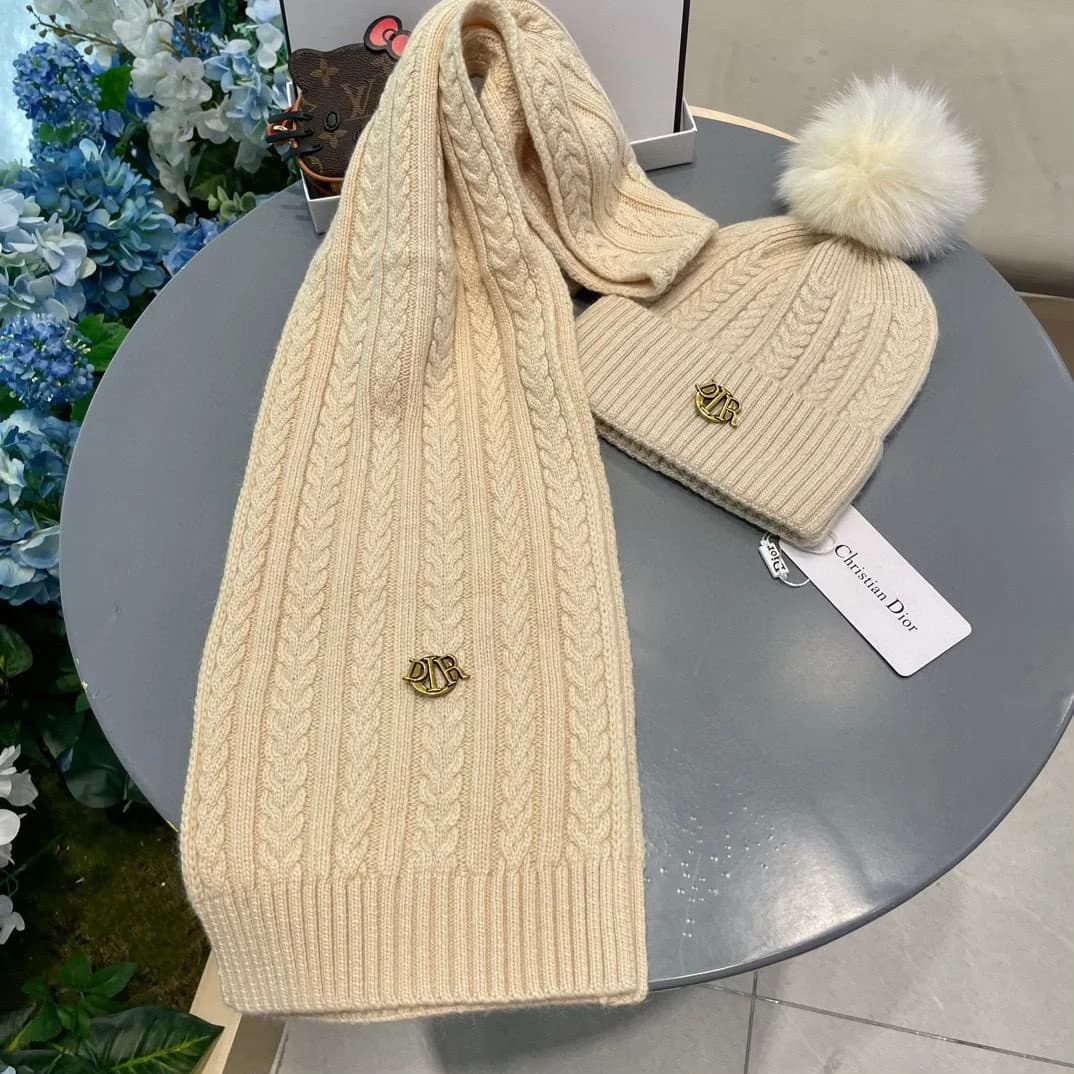Dior Muts en Sjaal Kabelgebreid met Pompon — Beige / Zwart foto 3