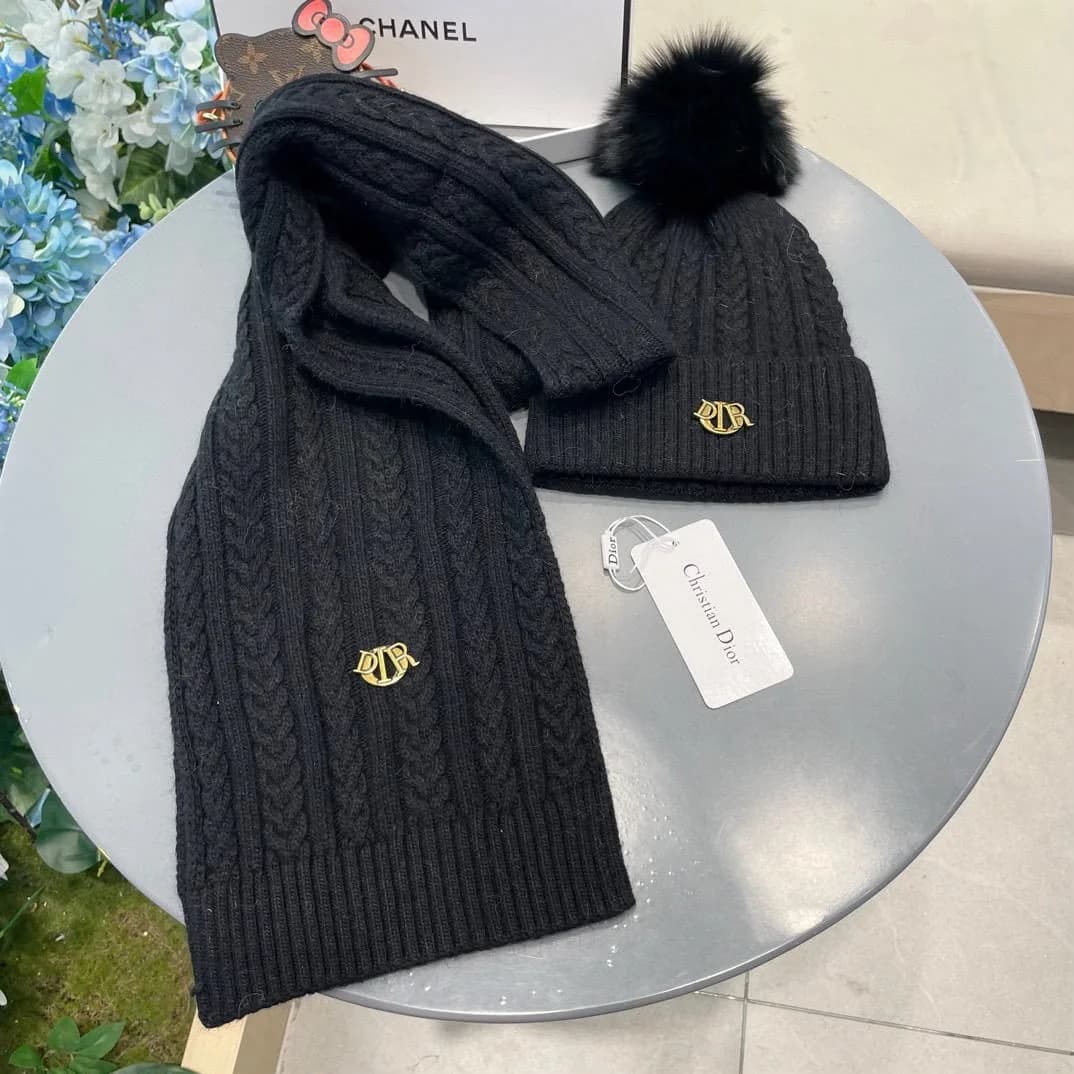 Dior Muts en Sjaal Kabelgebreid met Pompon — Beige / Zwart foto 4