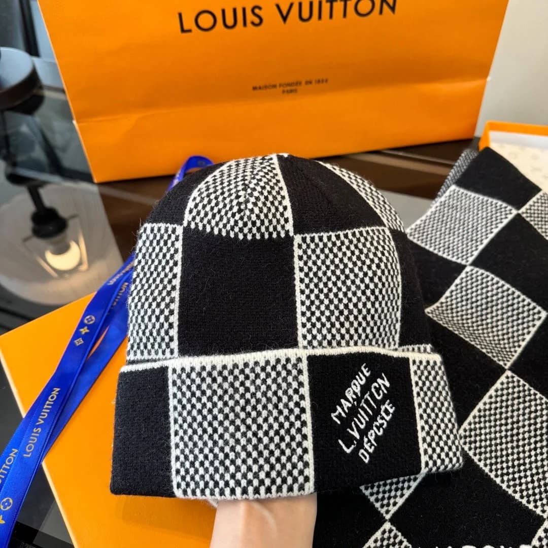 Louis Vuitton Muts en Sjaal met Grote Damier-ruit — Lichtgrijs / Zwart / wit foto 5